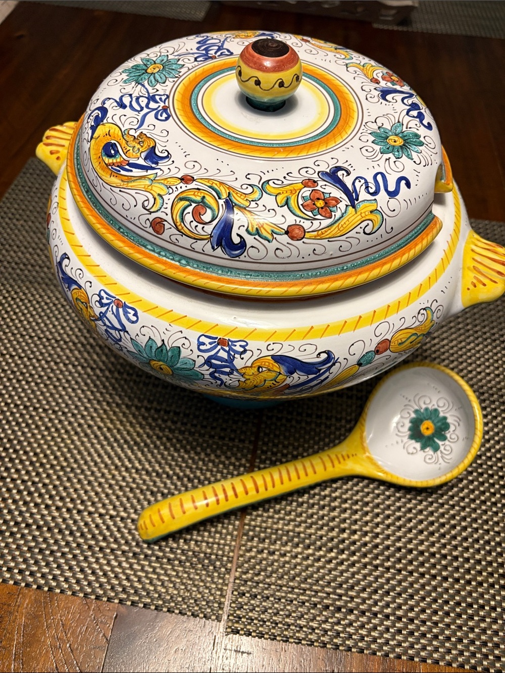 Deruta Hand-Painted Majolica Ceramic Soup Tureen with Ladle
